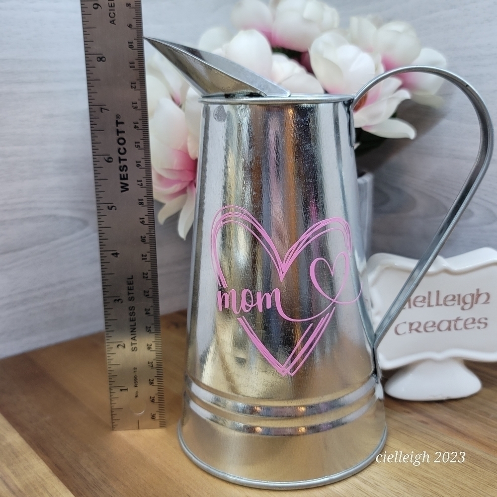 Mom Pitcher / Vase - Picture 2 of 3